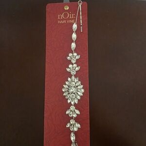 Noir Silver Hair Vine